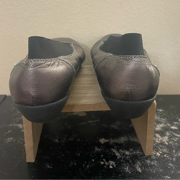 Cloud Calabria Elasticized Skimmer Leather Metallic Flats Shoes Size 37 US 6.5 - Picture 4 of 8